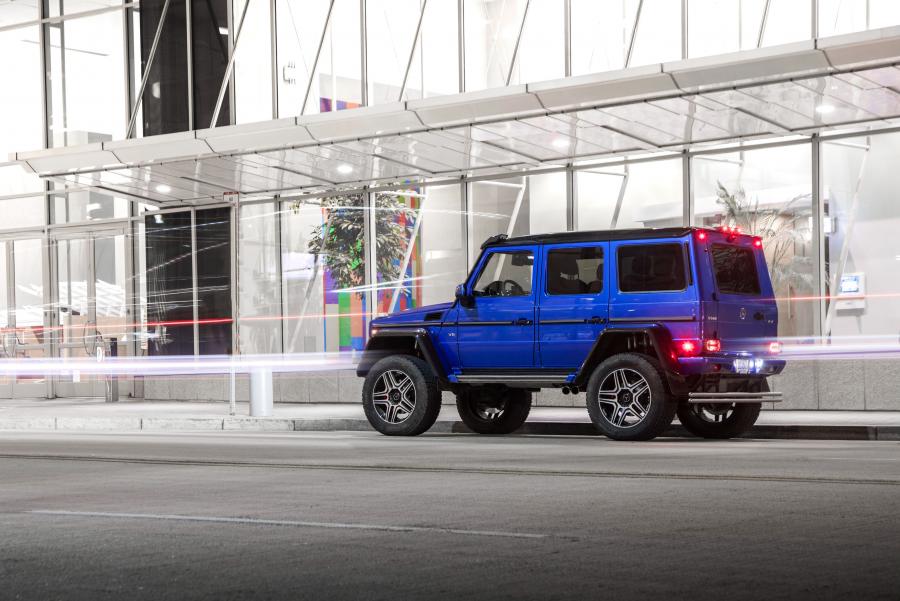  Mercedes-Benz G550 4x4&sup2; (W463) 2017 года  (NA) (фото 12 из 38)
